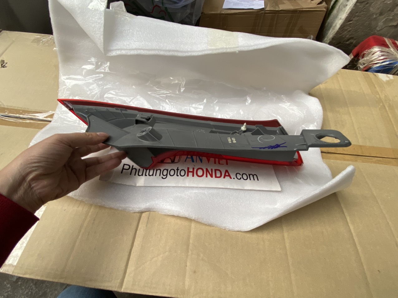 Đèn hậu miếng trên bên phụ xe Honda CRV 2016-2017